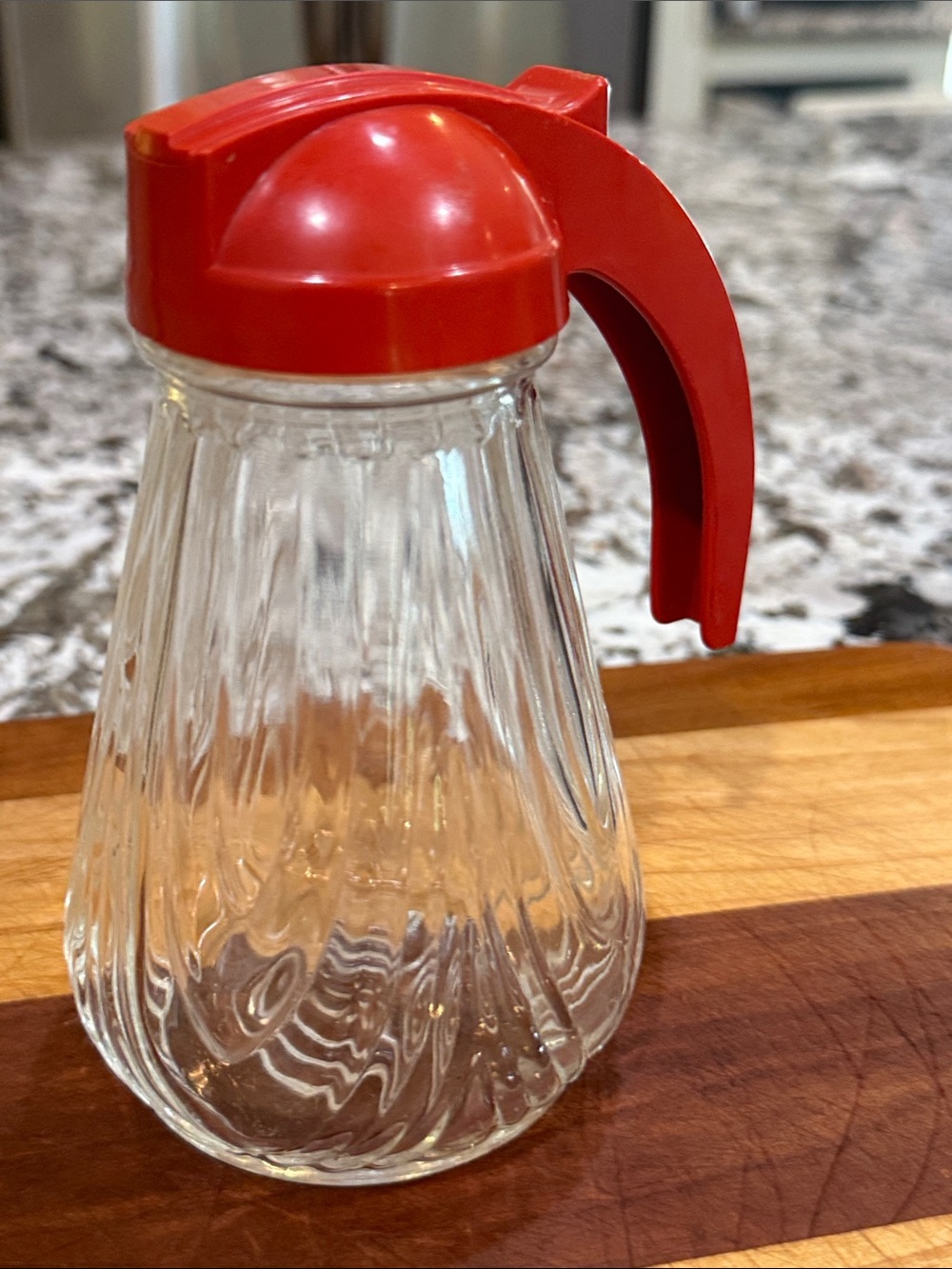 Anchor Hocking Glass Syrup Dispenser. with Red Pouring Lid. Excellent Conditio